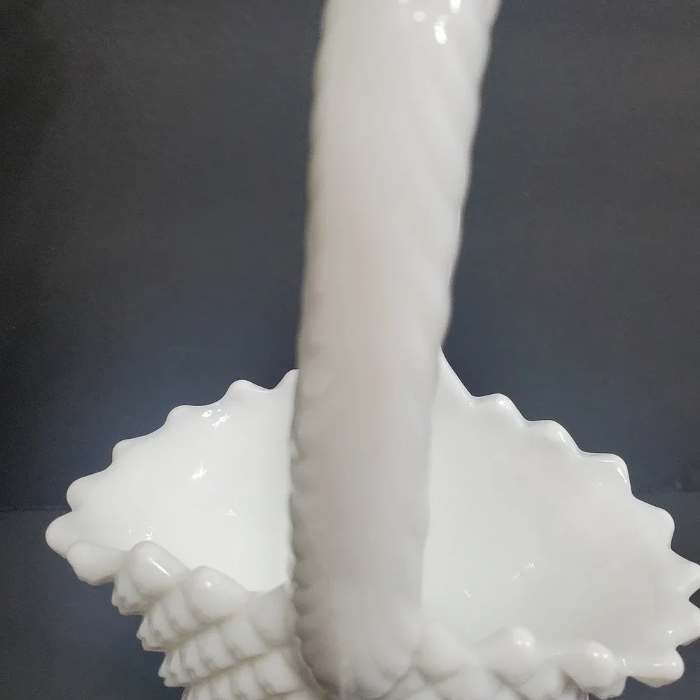 Fenton Milk Glass‎ Basket Home Decor Medium White Diamond Lace Hobnail